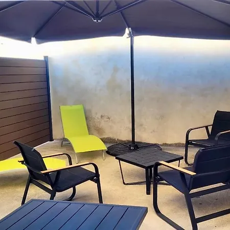 Tiny House Au Coeur De La Petite Rome Francaise Nimes