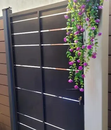 Tiny House Au Coeur De La Petite Rome Francaise Apartment Nimes