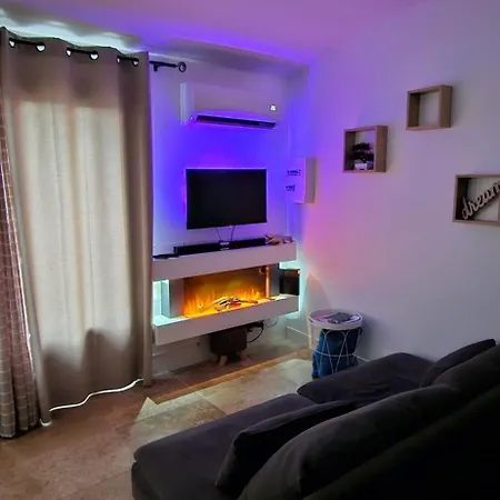 Tiny House Au Coeur De La Petite Rome Francaise *