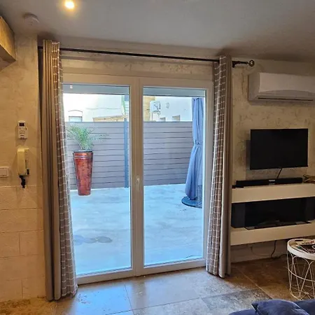 Apartment Tiny House Au Coeur De La Petite Rome Francaise
