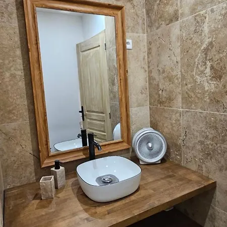 Tiny House Au Coeur De La Petite Rome Francaise Apartment Nimes
